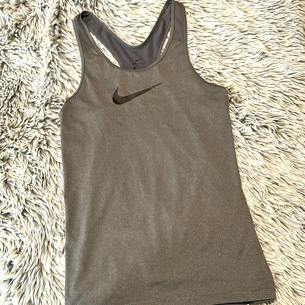 Nike Dry Fit tank ☑️